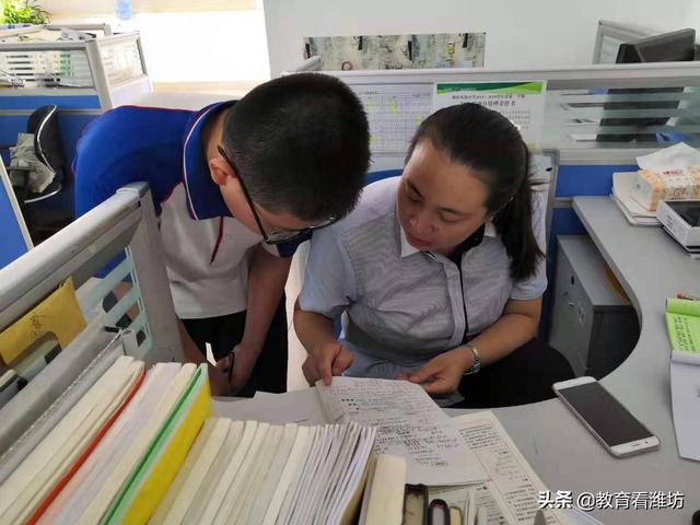 77880彩库宝典 张玲：因为热爱，所以奉献；因为执着，所以成长