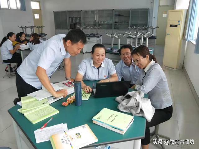 77880彩库宝典 张玲：因为热爱，所以奉献；因为执着，所以成长